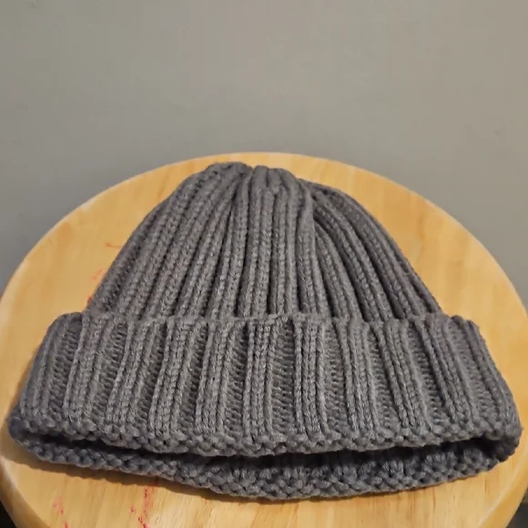 RUDSAK Charcoal Ribbed Beanie - Picture 4 of 6